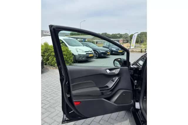 Ford Fiesta (2019) thumbnail 3