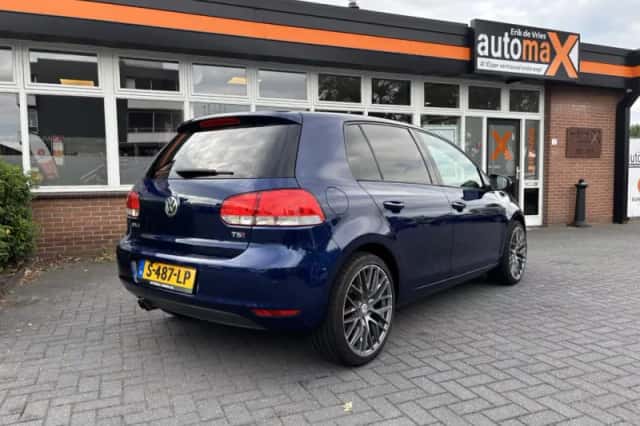 Volkswagen Golf (2010) thumbnail 3