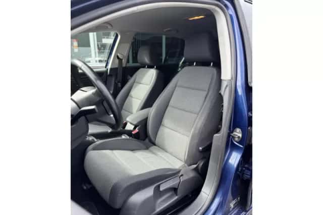 Volkswagen Golf (2010) thumbnail 4