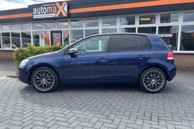 Volkswagen Golf (2010) thumbnail 6
