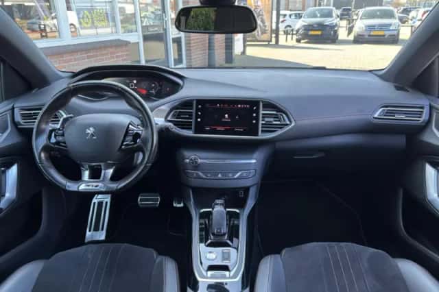 Peugeot 308 (2021) thumbnail 2
