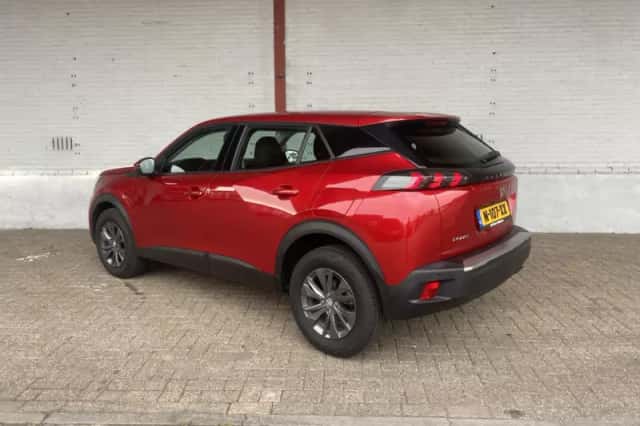Peugeot 2008 (2021) thumbnail 3