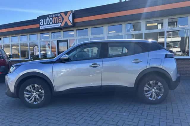 Peugeot 2008 (2021) thumbnail 5