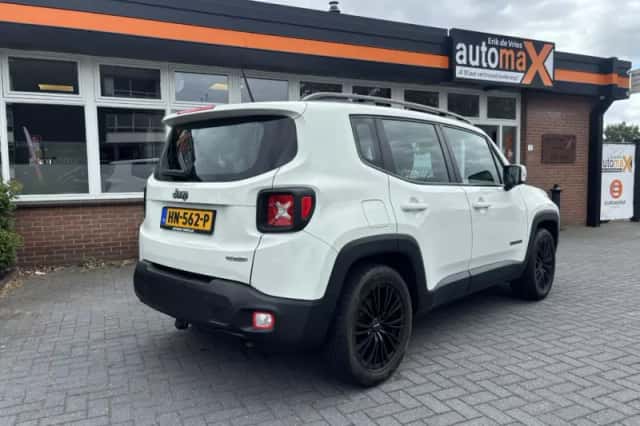 Jeep Renegade (2015) thumbnail 3