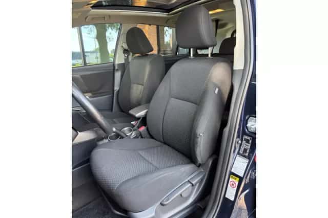 Toyota Verso (2010) thumbnail 4
