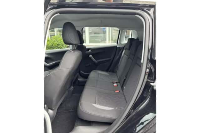 Peugeot 2008 (2018) thumbnail 5