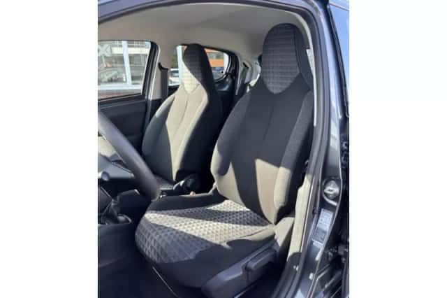 Peugeot 108 (2022) thumbnail 2