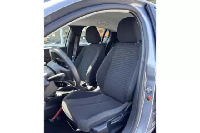 Peugeot 208 (2023) thumbnail 3