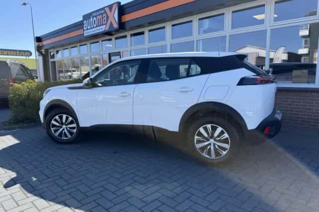 Peugeot 2008 (2021) thumbnail 2
