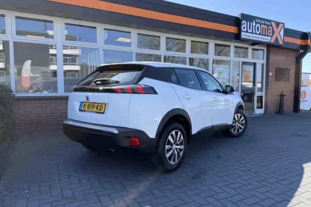 Peugeot 2008 (2021) thumbnail 5