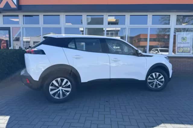 Peugeot 2008 (2021) thumbnail 6
