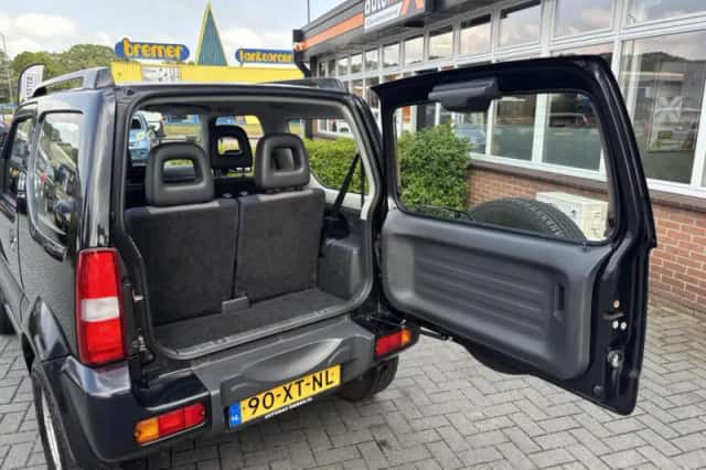 Suzuki Jimny (2007) thumbnail 5