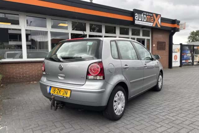Volkswagen Polo (2008) thumbnail 4