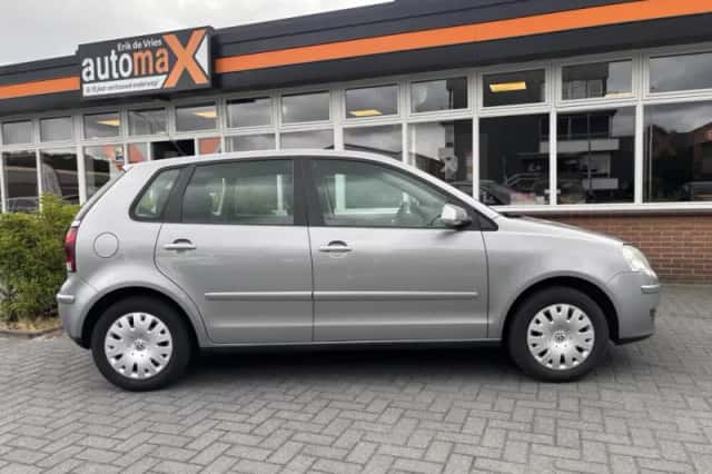 Volkswagen Polo (2008) thumbnail 6