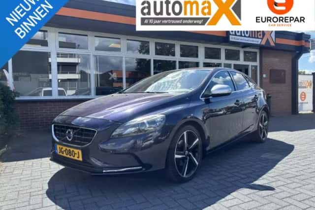 Volvo V40 (2016) thumbnail 1