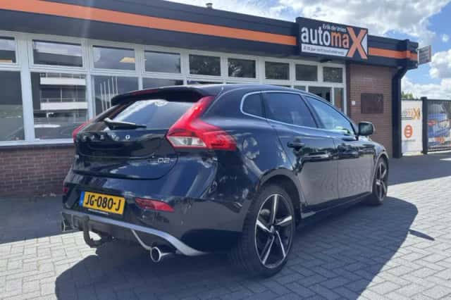 Volvo V40 (2016) thumbnail 5