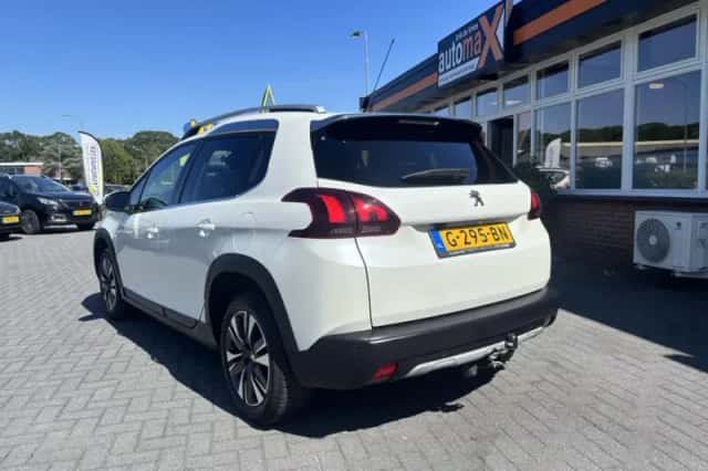 Peugeot 2008 (2017) thumbnail 3