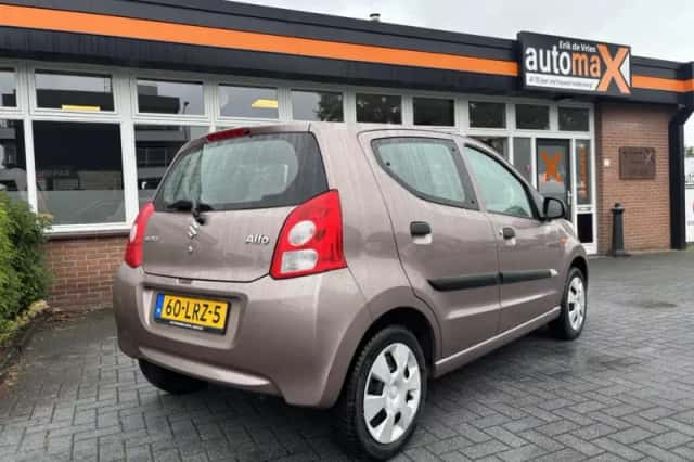 Suzuki Alto (2010) thumbnail 2