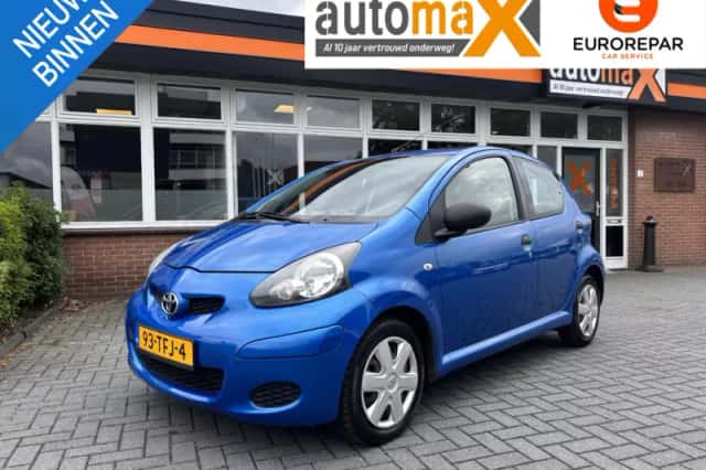 Toyota Aygo (2012) thumbnail 1