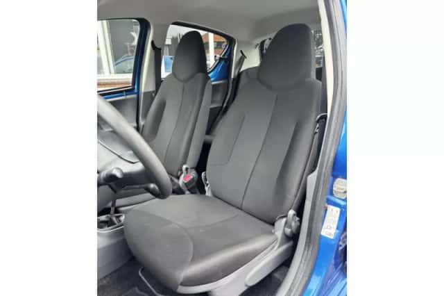 Toyota Aygo (2012) thumbnail 2