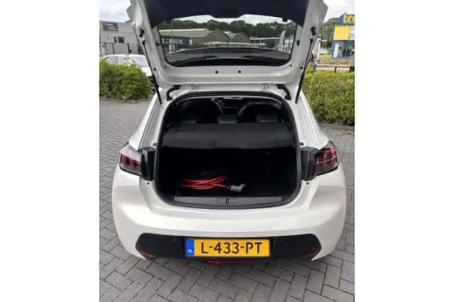 Peugeot e-208 (2021) thumbnail 5