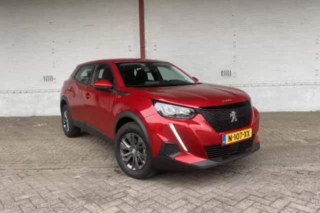 Peugeot 2008 (2021) thumbnail 4