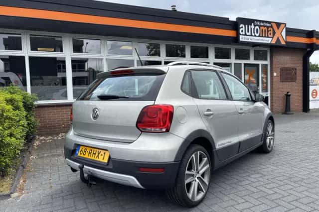 Volkswagen Polo (2011) thumbnail 2