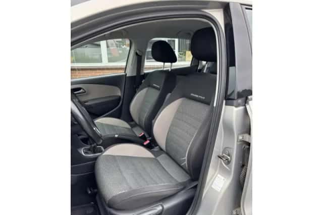 Volkswagen Polo (2011) thumbnail 4