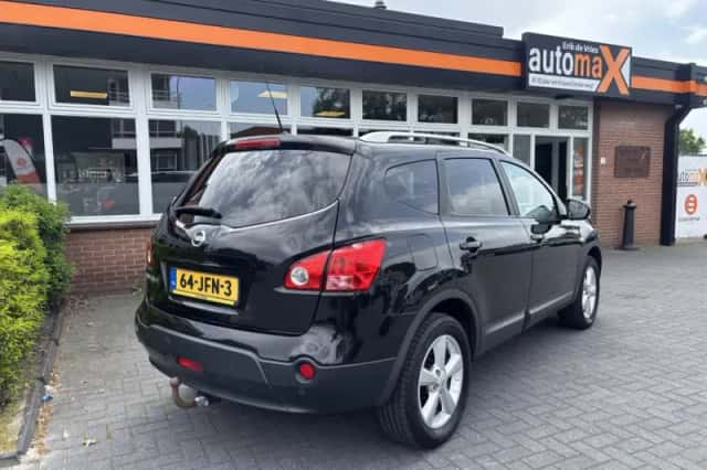 Nissan Qashqai (2009) thumbnail 2