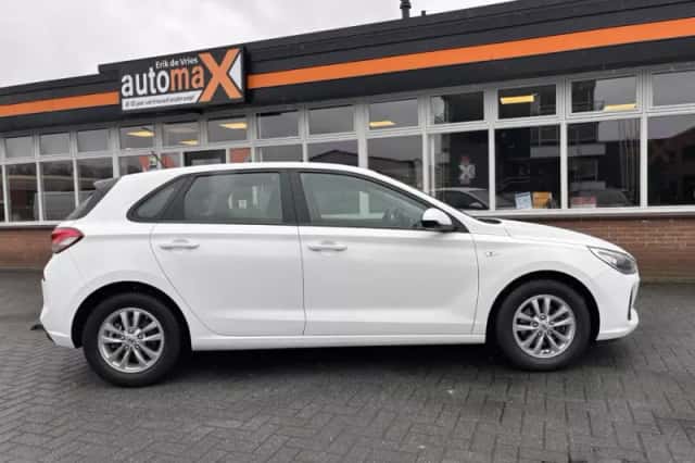 Hyundai i30 (2018) thumbnail 4