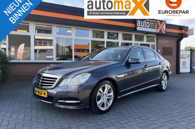 Mercedes-Benz E-Klasse (2011) thumbnail 1