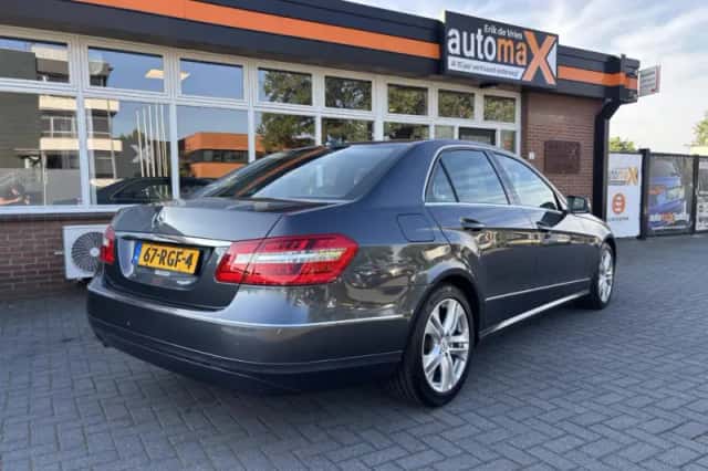 Mercedes-Benz E-Klasse (2011) thumbnail 4