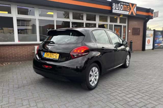 Peugeot 208 (2018) thumbnail 2