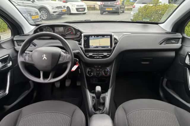 Peugeot 208 (2018) thumbnail 3