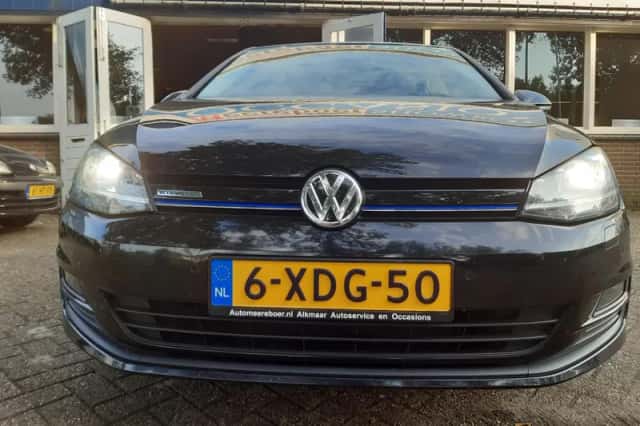 Volkswagen Golf (2014) thumbnail 3