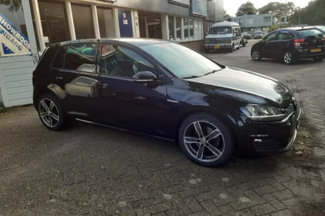 Volkswagen Golf (2014) thumbnail 4