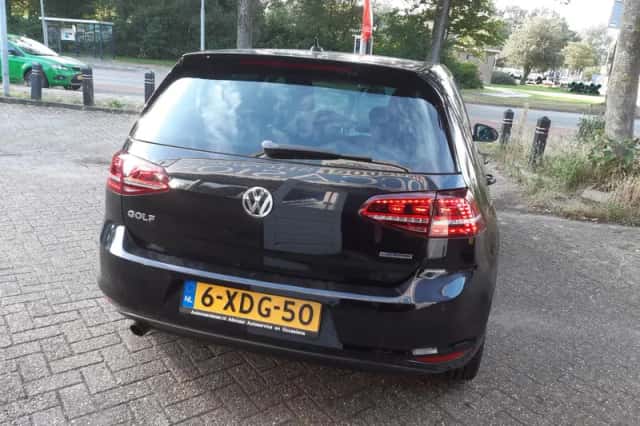 Volkswagen Golf (2014) thumbnail 5