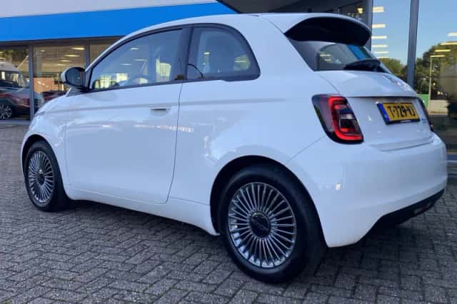 Fiat 500 (2022) thumbnail 4