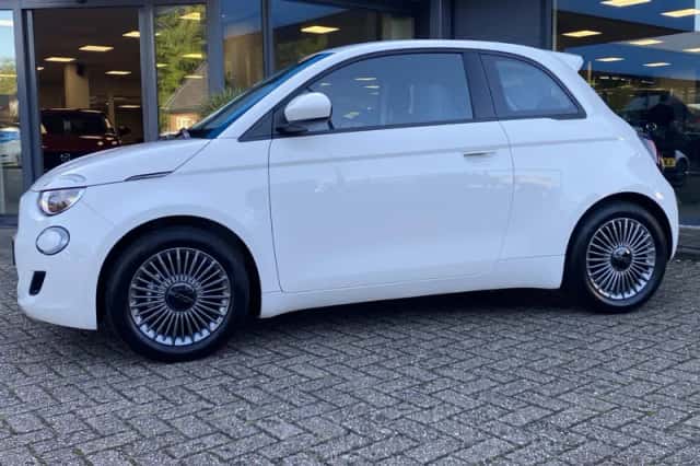 Fiat 500 (2022) thumbnail 6