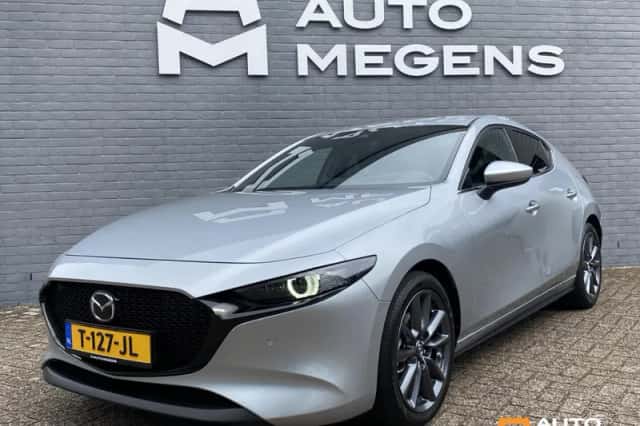 Mazda 3 (2022) thumbnail 2