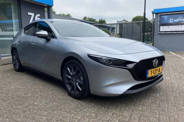 Mazda 3 (2022) thumbnail 5