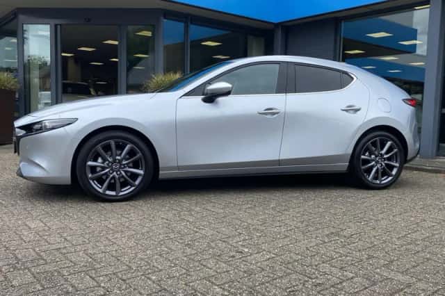 Mazda 3 (2022) thumbnail 6
