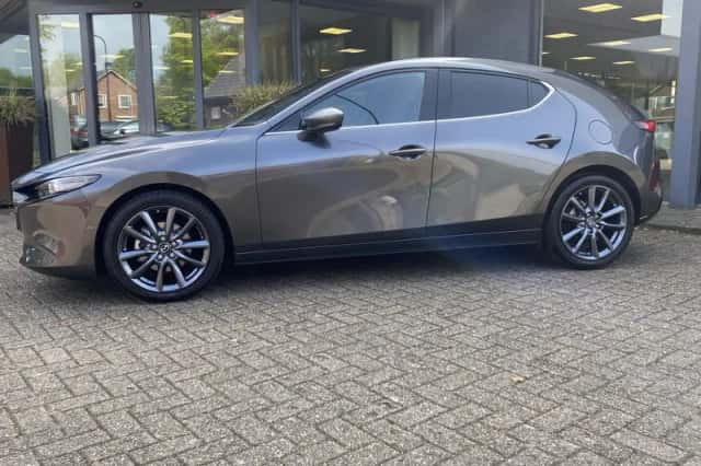 Mazda 3 (2022) thumbnail 6