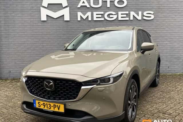 Mazda CX-5 (2022) thumbnail 2
