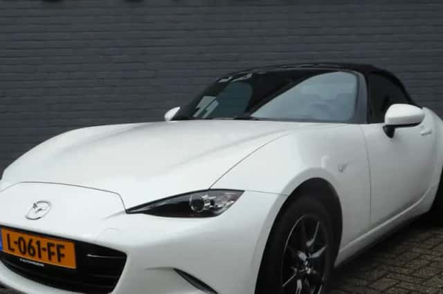 Mazda MX-5 (2021) thumbnail 1