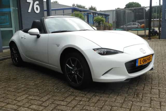 Mazda MX-5 (2021) thumbnail 6