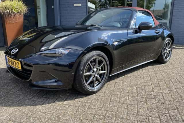 Mazda MX-5 (2018) thumbnail 3