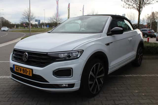 Volkswagen T-Roc (2021) thumbnail 3