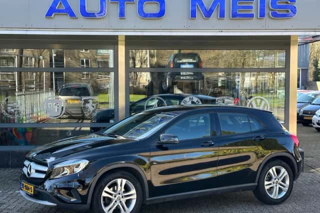 Mercedes-Benz GLA (2016) thumbnail 1