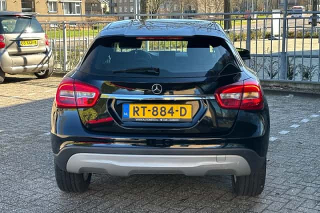 Mercedes-Benz GLA (2016) thumbnail 5